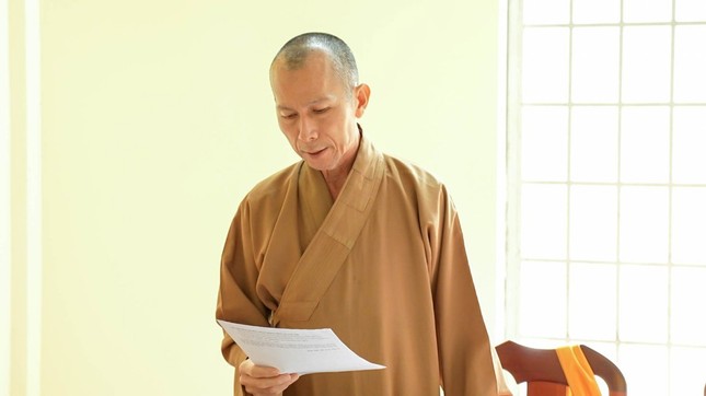 Thượng tọa Thích Phước Dũng báo cáo hoạt động Phật sự tháng 7-2024