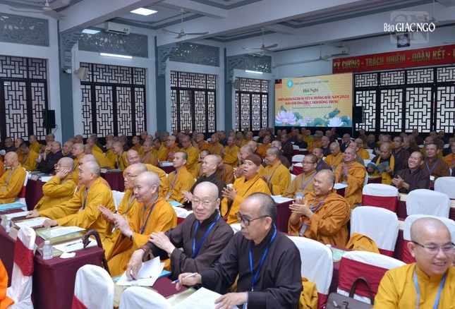 Chư tôn đức tham dự Hội nghị triển khai nội dung Nghị quyết kỳ 3 khóa IX Ban Thường trực Hội đồng Trị sự và nhiều vấn đề quan trọng của Giáo hội Chư tôn đức tham dự Hội nghị triển khai nội dung Nghị quyết kỳ 3 khóa IX Ban Thường trực Hội đồng Trị sự và nhiều vấn đề quan trọng của Giáo hội