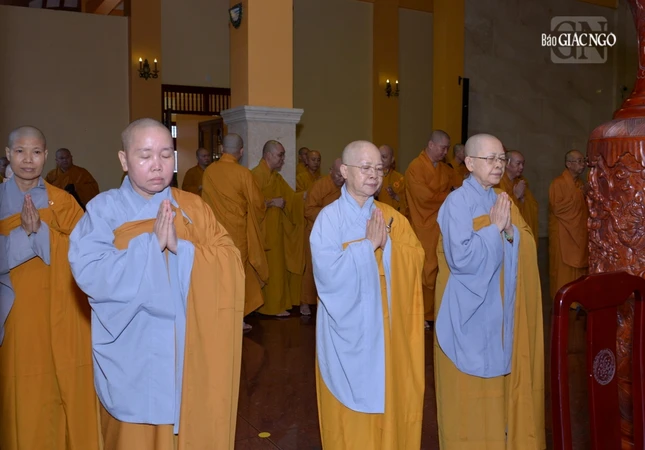 Chư Ni Phân ban Ni giới TP.HCM tham dự lễ tưởng niệm tại Việt Nam Quốc Tự Chư Ni Phân ban Ni giới TP.HCM tham dự lễ tưởng niệm tại Việt Nam Quốc Tự