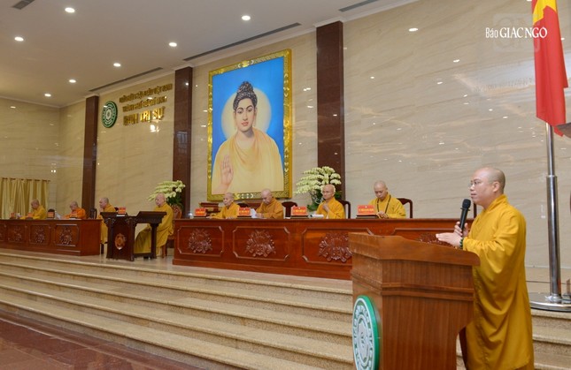 Chư tôn đức Ban Thường trực tại buổi họp mở rộng Chư tôn đức Ban Thường trực tại buổi họp mở rộng