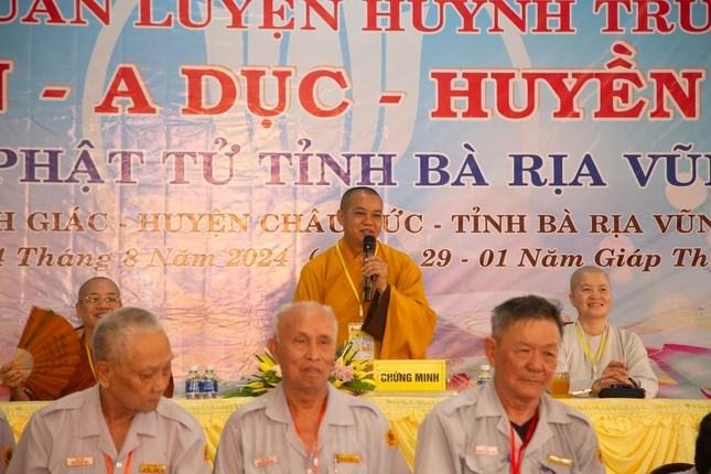 Đại đức Thích Minh Thuận đạo từ tại lễ khai mạc liên trại