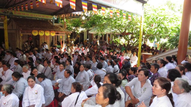 Phật tử về tịnh xá Ngọc Đức tham dự Đại lễ Vu lan