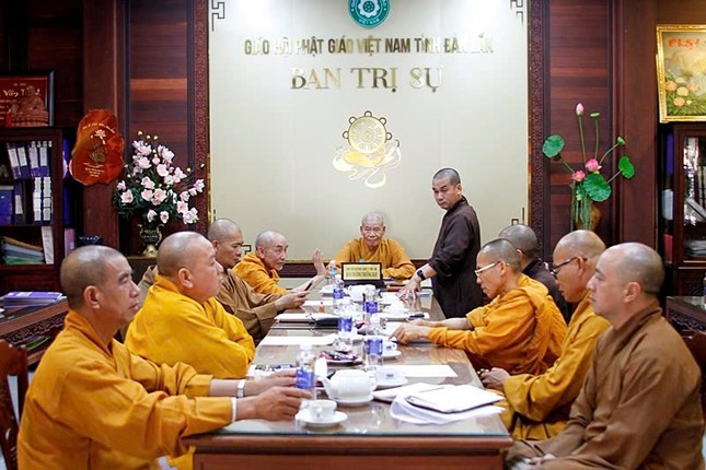 Đại đức Thích Trí Minh thông qua thông bạch của Hội đồng Trị sự và trình các Phật sự sắp tới chuẩn bị tổ chức Lễ Vu lan