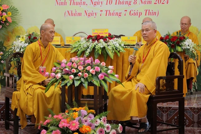 Thượng tọa Thích Thông Huệ chia sẻ đề tài “Lễ hội văn hóa tình người”