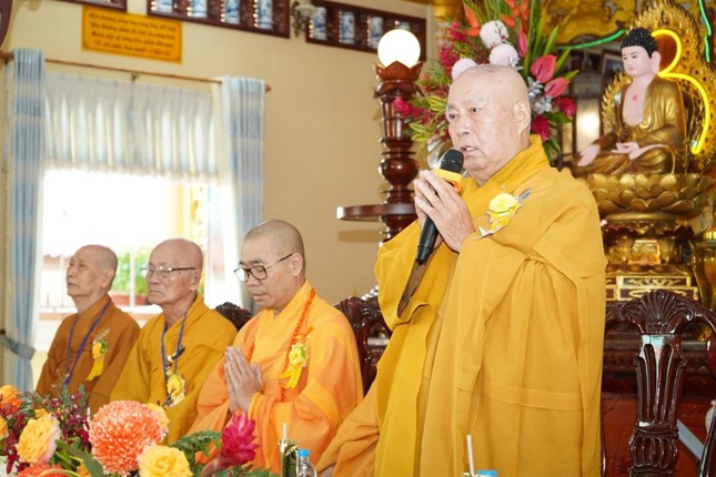 Trưởng lão Hòa thượng Thích Huệ Minh đạo từ chứng minh