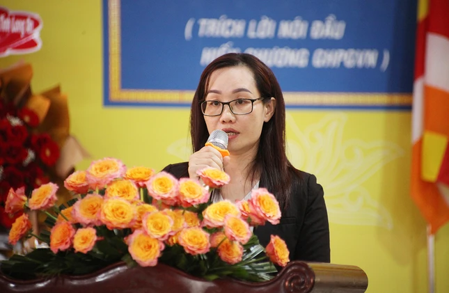 bà Nguyễn Thị Thúy Ngọc chúc mừng đến chư tôn đức Tăng Ni có thêm một hạ lạp bà Nguyễn Thị Thúy Ngọc chúc mừng đến chư tôn đức Tăng Ni có thêm một hạ lạp