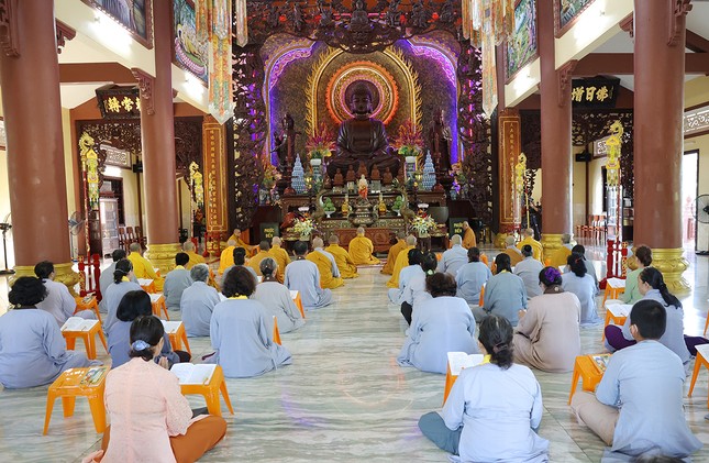 Đạo tràng thực hiện khóa lễ trì tụng kinh Vu lan - Báo hiếu Đạo tràng thực hiện khóa lễ trì tụng kinh Vu lan - Báo hiếu