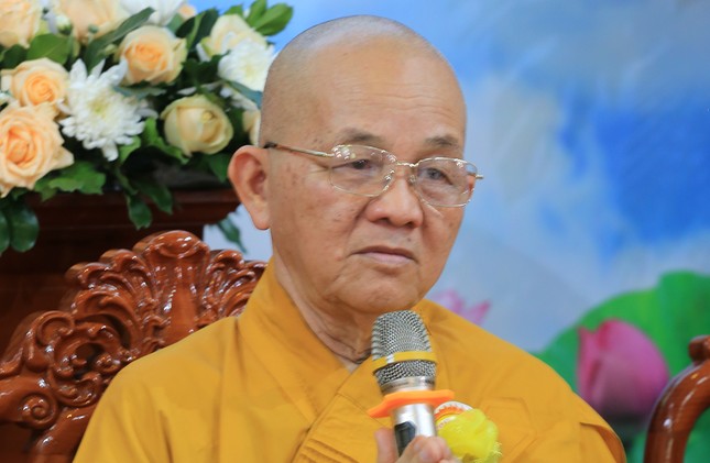 Hòa thượng Thích Minh Thiện ban đạo từ tại buổi lễ Hòa thượng Thích Minh Thiện ban đạo từ tại buổi lễ