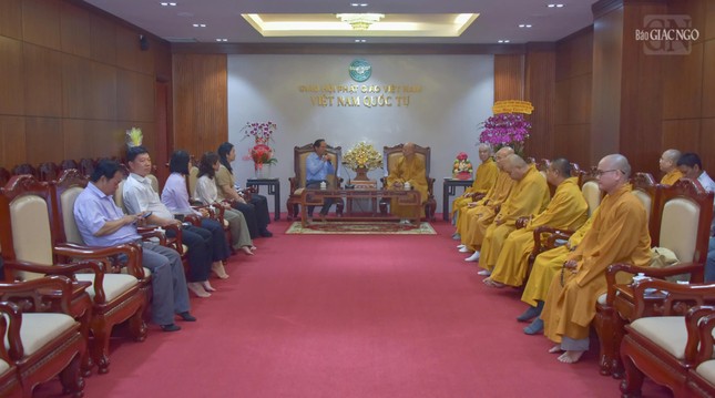 Chư tôn đức Ban Trị sự GHPGVN TP.HCM tiếp thân mật phái đoàn tại Việt Nam Quốc Tự
