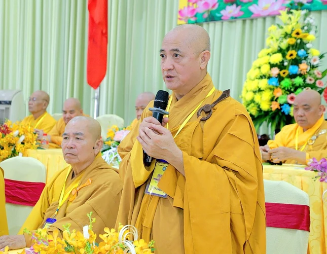 Hòa thượng Thích Huệ Thông phát biểu khai mạc tại lễ tạ pháp khóa An cư kiết hạ