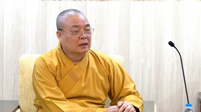 Trưởng lão Hòa thượng Thích Thanh Nhiễu chúc mừng tới toàn thể cán bộ, chiến sĩ, lực lượng Công an Nhân dân