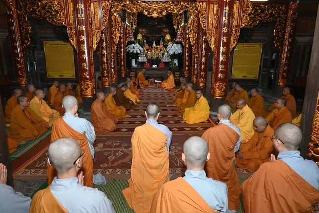 Chư Ni tác bạch Hòa thượng và Đại Tăng xin được Tự tứ Chư Ni tác bạch Hòa thượng và Đại Tăng xin được Tự tứ