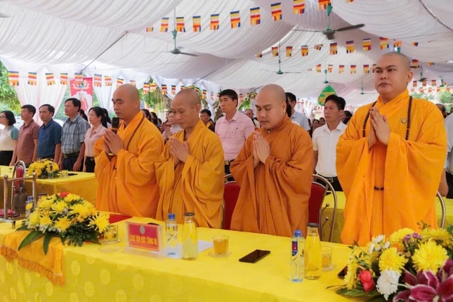 Chư tôn đức chứng minh, tham dự