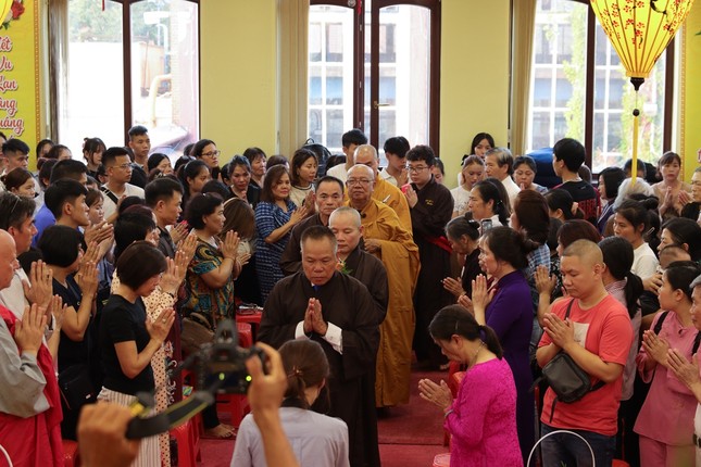 Cung nghinh chư tôn đức quang lâm