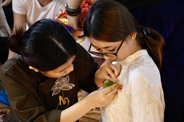 Cài hoa hồng Vu lan