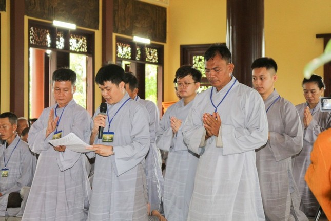 Đại diện Phật tử dâng lời phát nguyện