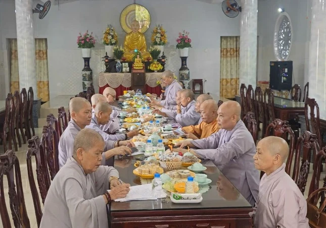 Buổi họp của Phân ban Ni giới tỉnh Bến Tre