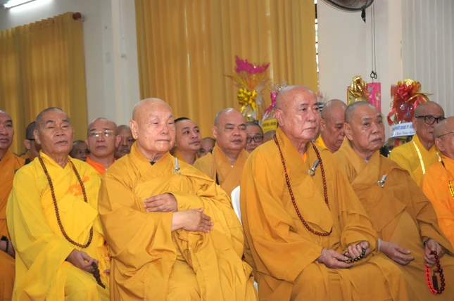 Chư tôn đức tham dự lễ Chung thất Hòa thượng Thích Huệ Trí tại Văn phòng Ban Trị sự tỉnh - chùa Từ Quang, TP.Vũng Tàu