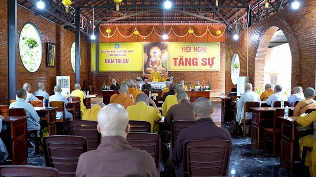 Quang cảnh buổi họp Quang cảnh buổi họp