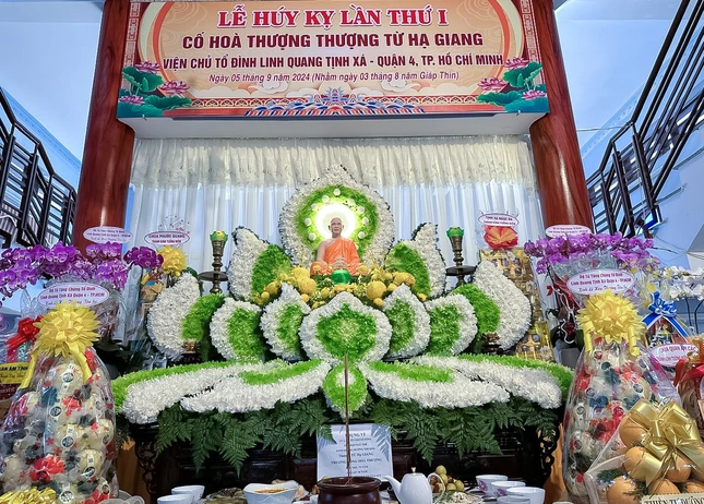 Môn đồ pháp quyến tưởng niệm Hòa thượng Thích Từ Giang tại Linh Quang tịnh xá (BR-VT) Môn đồ pháp quyến tưởng niệm Hòa thượng Thích Từ Giang tại Linh Quang tịnh xá (BR-VT)