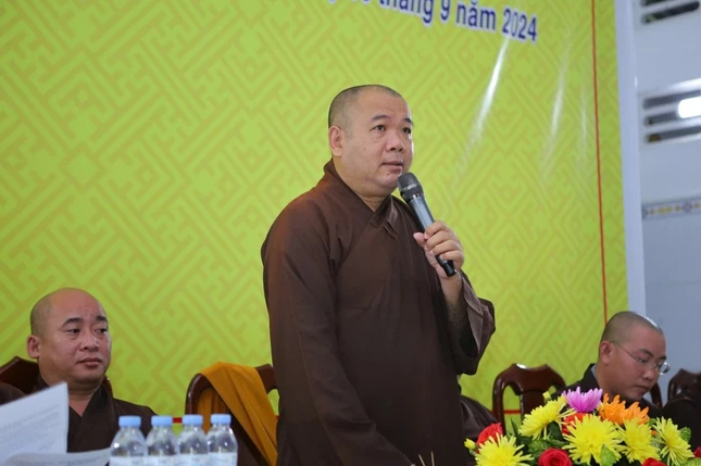 Thượng tọa Thích Trí Thọ phát biểu tại buổi làm việc
