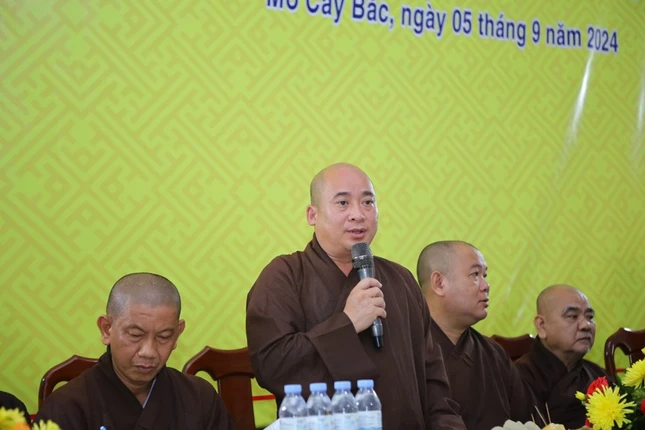 Đại đức Thích Trí Thuận triển khai và hướng dẫn các thủ tục thành lập Ban Quản trị tự viện