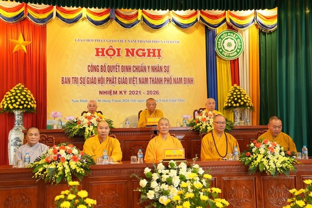 Chư tôn đức chứng minh, tham dự