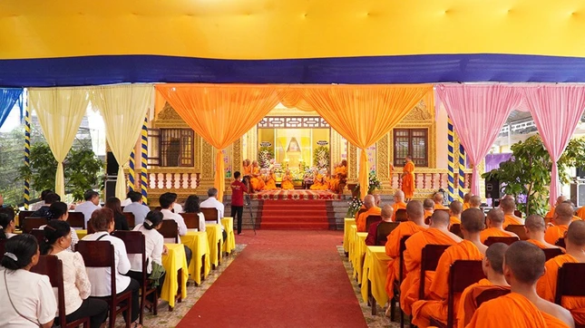 Quang cảnh lễ tưởng niệm Trưởng lão Hòa thượng Danh Nhưỡng tại chùa Láng Cát