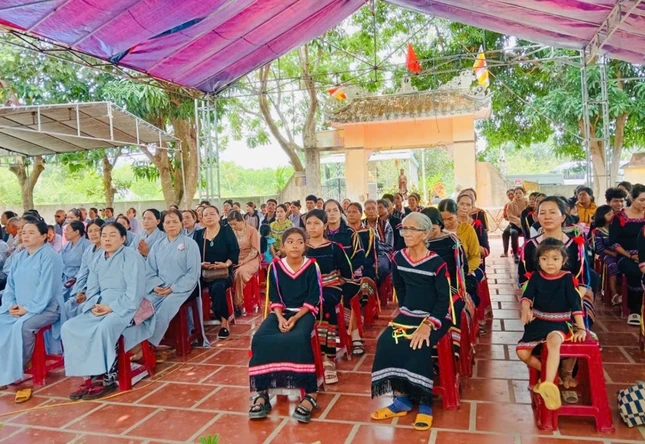 Phật tử trong khóa tu Phật tử trong khóa tu