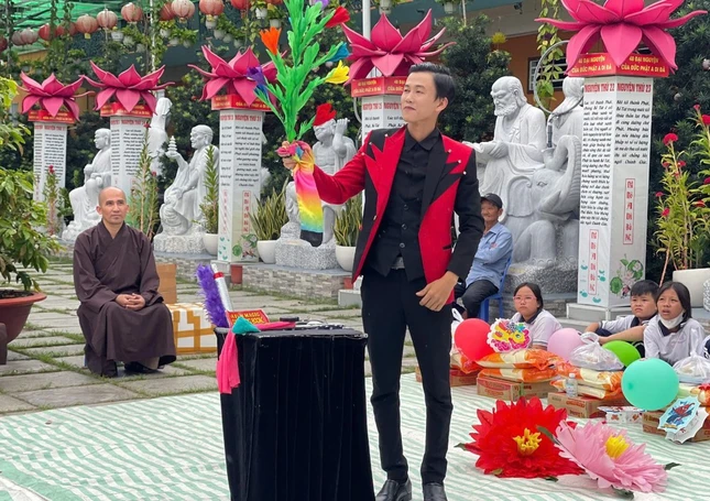 Các em được xem biểu diễn xiếc