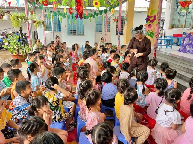 Cho các em nhỏ một Tết Trung thu ấm áp và tràn đầy niềm vui Cho các em nhỏ một Tết Trung thu ấm áp và tràn đầy niềm vui