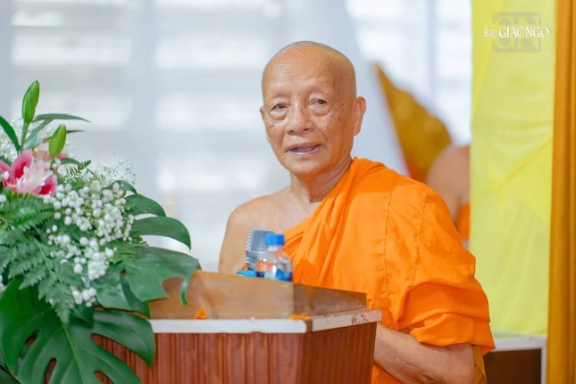 Trưởng lão Hòa thượng Tăng Nô nêu hành trạng của Trưởng lão Hòa thượng Dương Nhơn