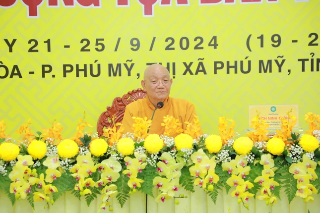 Trưởng lão Hòa thượng Thích Minh Thông thuyết giảng buổi đầu tiên