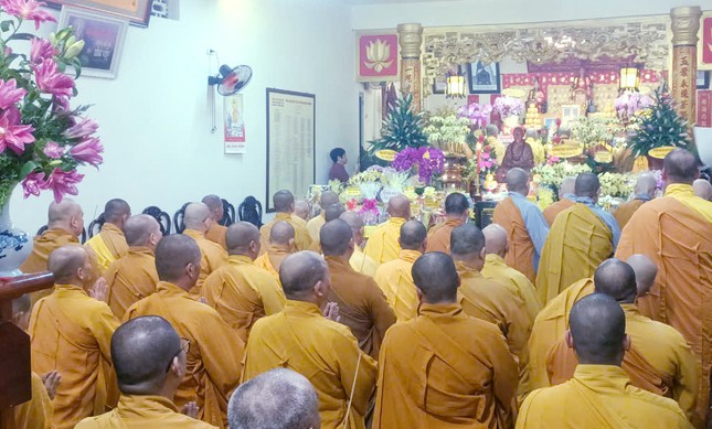 Chư tôn đức, môn đồ pháp quyến, tổ đình Nghĩa Phương thành kính tưởng niệm