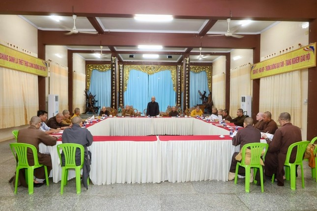 Quang cảnh cuộc họp