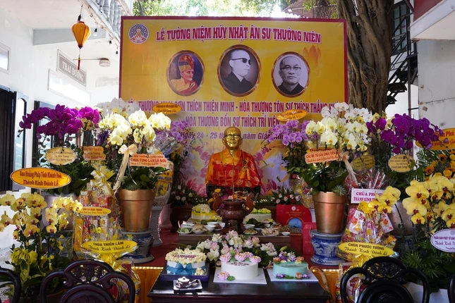 Hương án Hòa thượng Thích Trí Viên tại chùa Kỳ Viên Trung Nghĩa