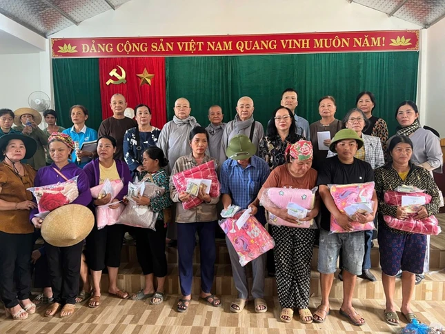 Chia sẻ với bà con bị ảnh hưởng nặng nề bởi bão số 3 tại Lào Cai Chia sẻ với bà con bị ảnh hưởng nặng nề bởi bão số 3 tại Lào Cai