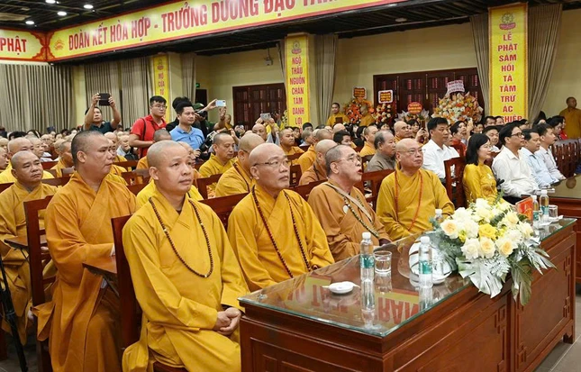 Chư tôn đức tham dự lễ bổ nhiệm Chư tôn đức tham dự lễ bổ nhiệm