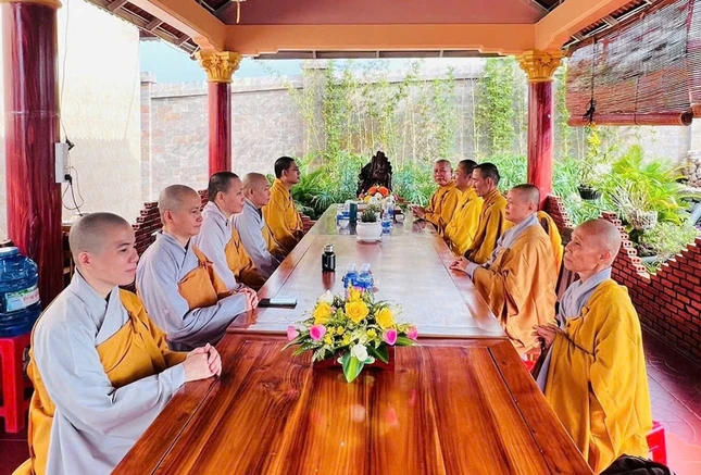 Chư tôn đức Tăng Ni tại khóa tu lần thứ VIII Chư tôn đức Tăng Ni tại khóa tu lần thứ VIII