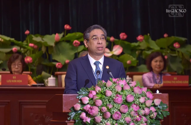 Phó Bí thư Thành ủy, Chủ tịch Ủy ban MTTQVN TP.HCM Nguyễn Phước Lộc đọc diễn văn khai mạc Phó Bí thư Thành ủy, Chủ tịch Ủy ban MTTQVN TP.HCM Nguyễn Phước Lộc đọc diễn văn khai mạc