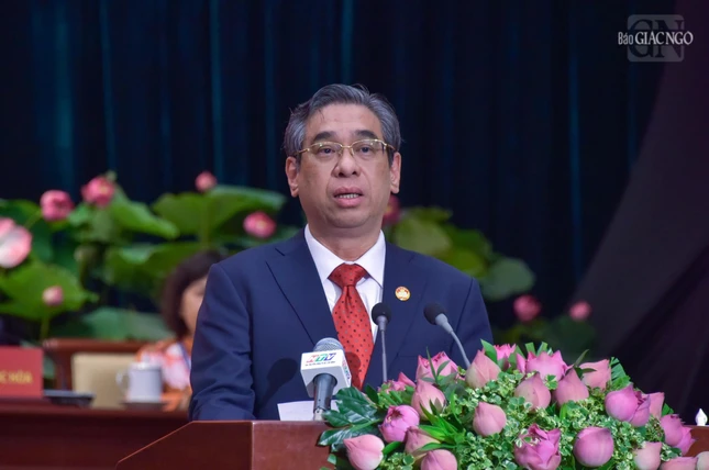 Phó Bí thư Thành ủy, Chủ tịch Ủy ban MTTQVN TP.HCM Nguyễn Phước Lộc đại diện Đoàn Chủ tịch phát biểu chào mừng Phó Bí thư Thành ủy, Chủ tịch Ủy ban MTTQVN TP.HCM Nguyễn Phước Lộc đại diện Đoàn Chủ tịch phát biểu chào mừng