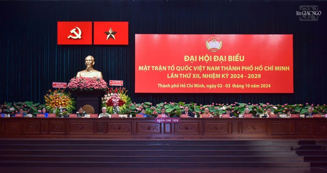 Đoàn Chủ tịch Đại hội