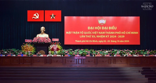 Đoàn Chủ tịch Đại hội