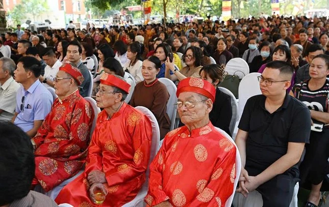 Khách quý và đồng bào, Phật tử tham dự Khách quý và đồng bào, Phật tử tham dự