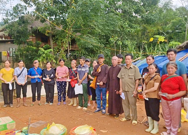 Đoàn Ban Từ thiện xã hội GHPGVN tỉnh Đắk Nông hỗ trợ bà con địa phương Đoàn Ban Từ thiện xã hội GHPGVN tỉnh Đắk Nông hỗ trợ bà con địa phương