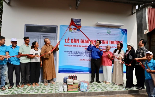 Khánh thành căn nhà mới cho gia đình ông Y Clach Rcam Khánh thành căn nhà mới cho gia đình ông Y Clach Rcam