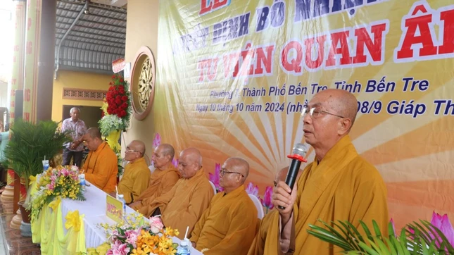 Hòa thượng Thích Nhựt Tấn sách tấn sư cô tân trụ trì Hòa thượng Thích Nhựt Tấn sách tấn sư cô tân trụ trì