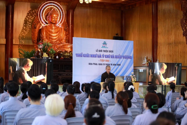 Buổi ra mắt sách tại chùa Diệu Pháp