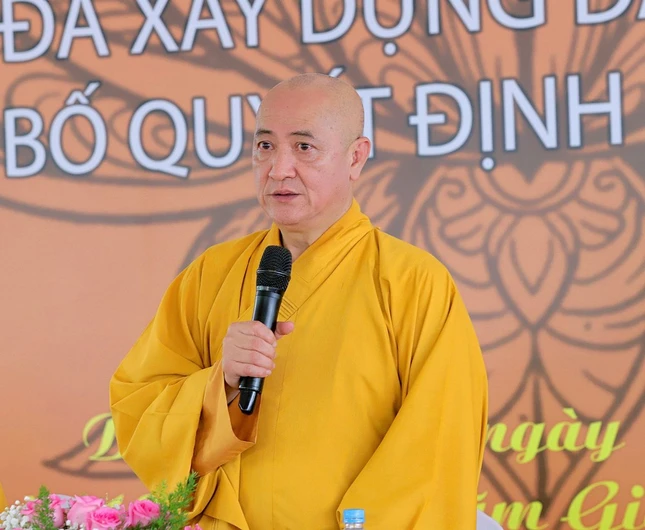 Hòa thượng Thích Huệ Thông ban đạo từ