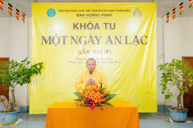 Thượng tọa Thích Quảng Cao khuyến tấn tu sinh tu tập